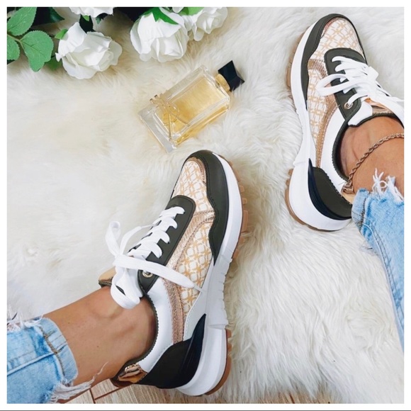 #32 Paris Clara Fashion Most Comfortable Sneakers - Picture 1 of 4